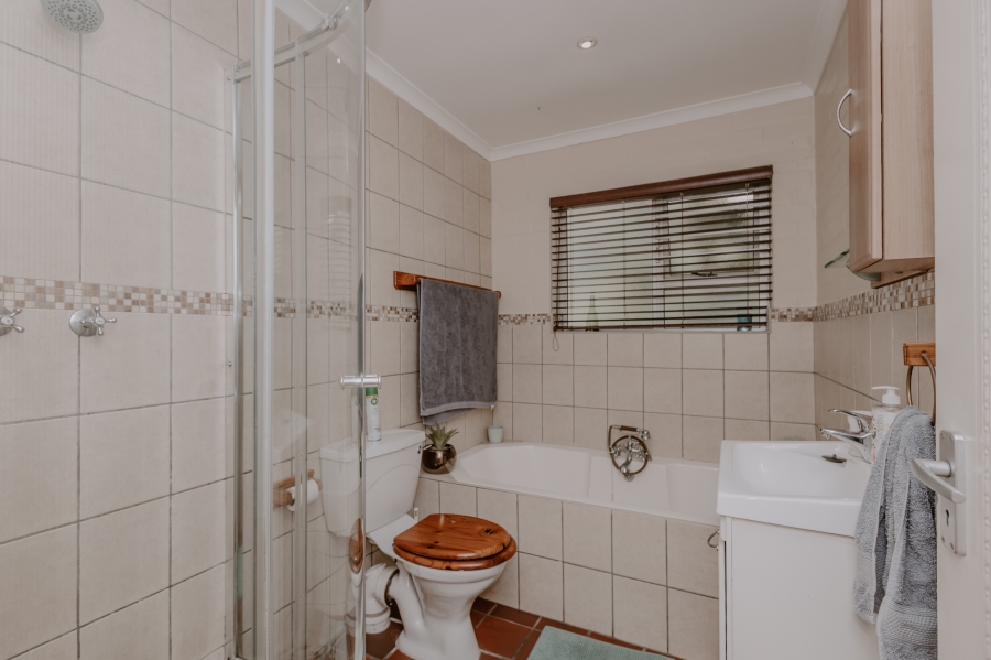 3 Bedroom Property for Sale in Vierlanden Western Cape